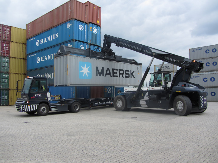 Reachstacker11 07 2012 3